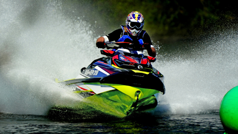 Jets ski in tigoni the dam